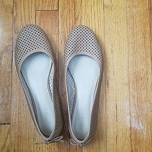 Size 9.5 j crew flats. No box